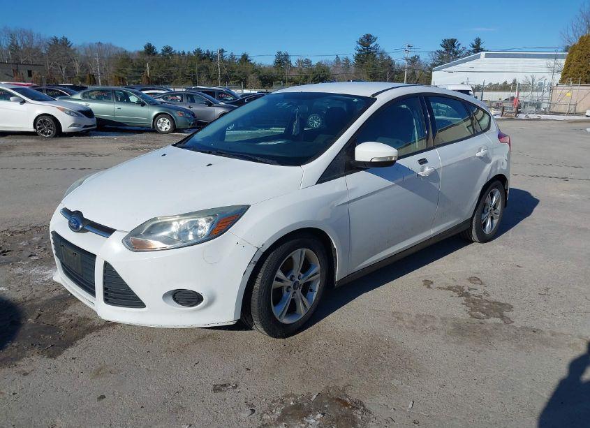 Photo 2 of 2014 Ford Focus SE (VIN 1FADP3K21EL414476)