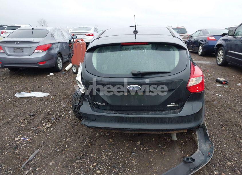 Photo 16 of 2014 Ford Focus SE (VIN 1FADP3K21EL429348)
