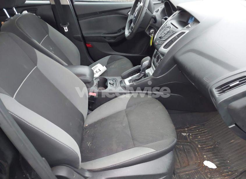 Photo 5 of 2014 Ford Focus SE (VIN 1FADP3K21EL429348)