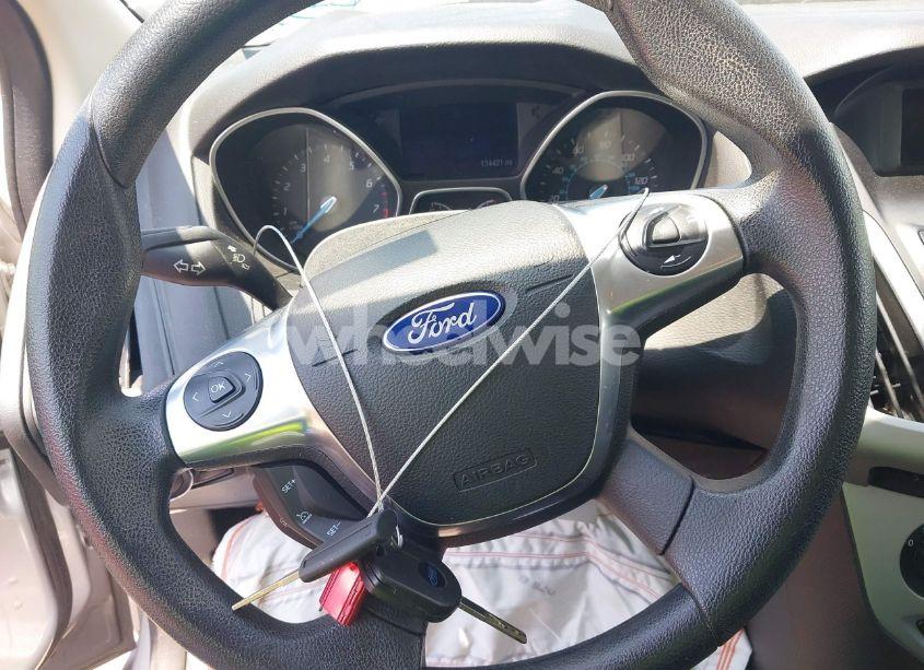 Photo 11 of 2014 Ford Focus SE (VIN 1FADP3K21EL447588)