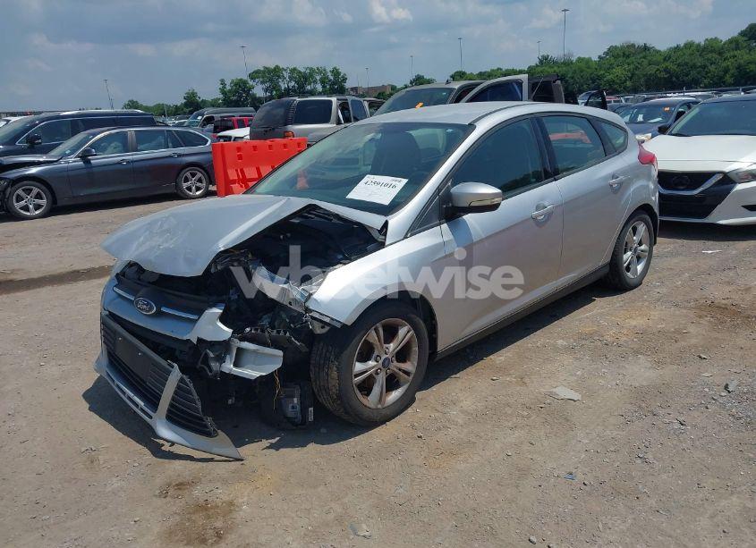 Photo 2 of 2014 Ford Focus SE (VIN 1FADP3K21EL447588)