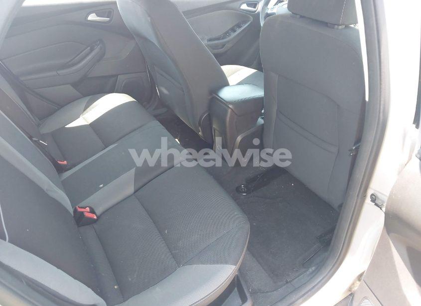 Photo 8 of 2014 Ford Focus SE (VIN 1FADP3K21EL447588)