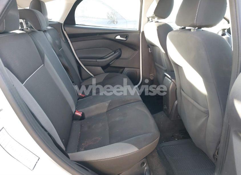 Photo 8 of 2014 Ford Focus SE (VIN 1FADP3K21EL455917)