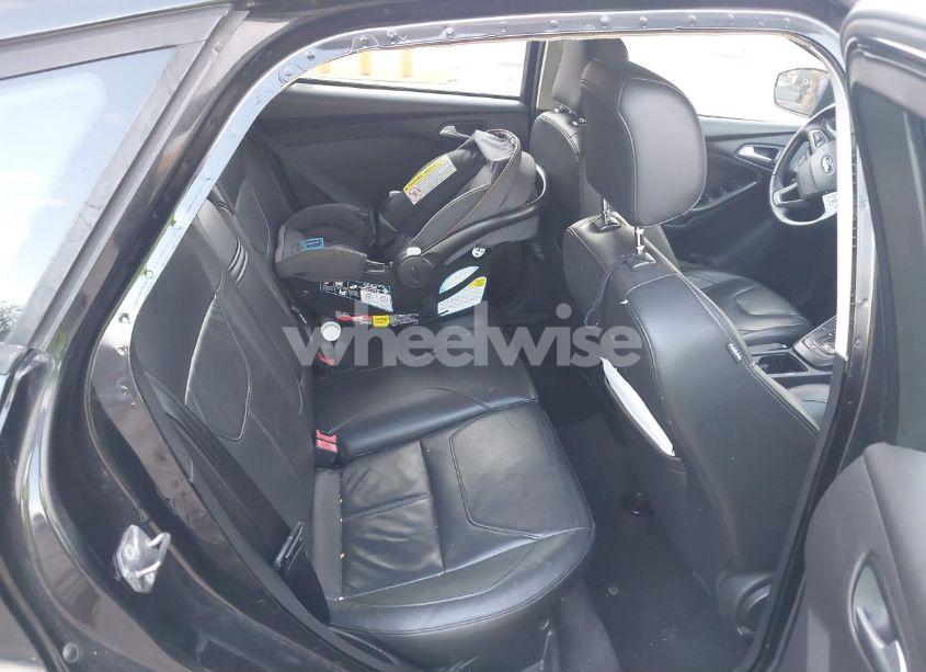 Photo 8 of 2015 Ford Focus SE (VIN 1FADP3K21FL213775)