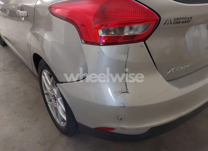 Photo 6 of 2015 Ford Focus SE (VIN 1FADP3K21FL224467)