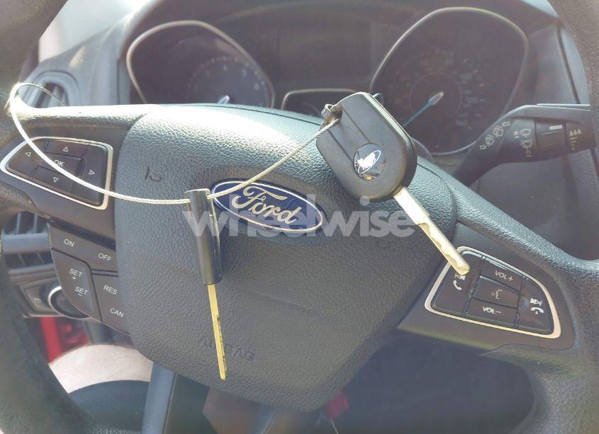 Photo 11 of 2015 Ford Focus SE (VIN 1FADP3K21FL224520)