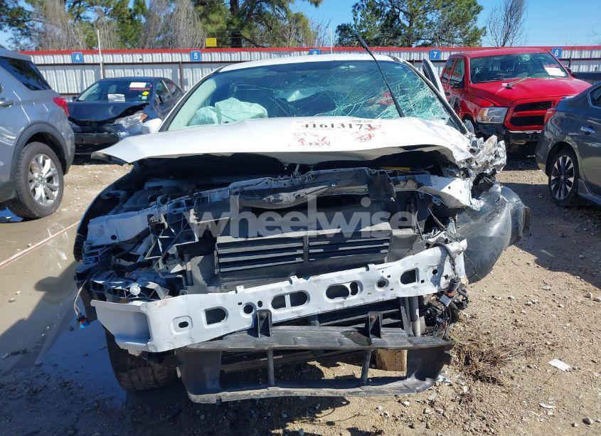Photo 12 of 2015 Ford Focus SE (VIN 1FADP3K21FL235534)