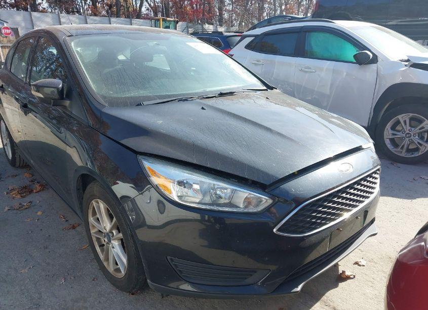 Photo 12 of 2015 Ford Focus SE (VIN 1FADP3K21FL292817)