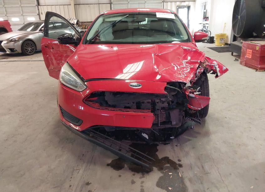 Photo 12 of 2015 Ford Focus SE (VIN 1FADP3K21FL296382)