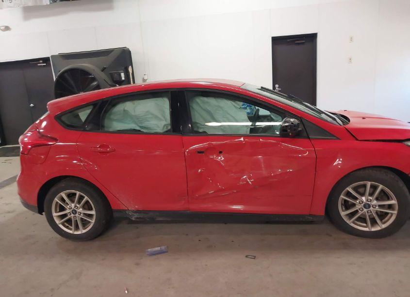 Photo 13 of 2015 Ford Focus SE (VIN 1FADP3K21FL296382)