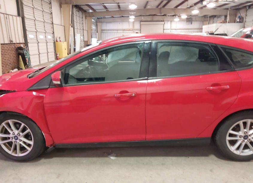 Photo 14 of 2015 Ford Focus SE (VIN 1FADP3K21FL296382)