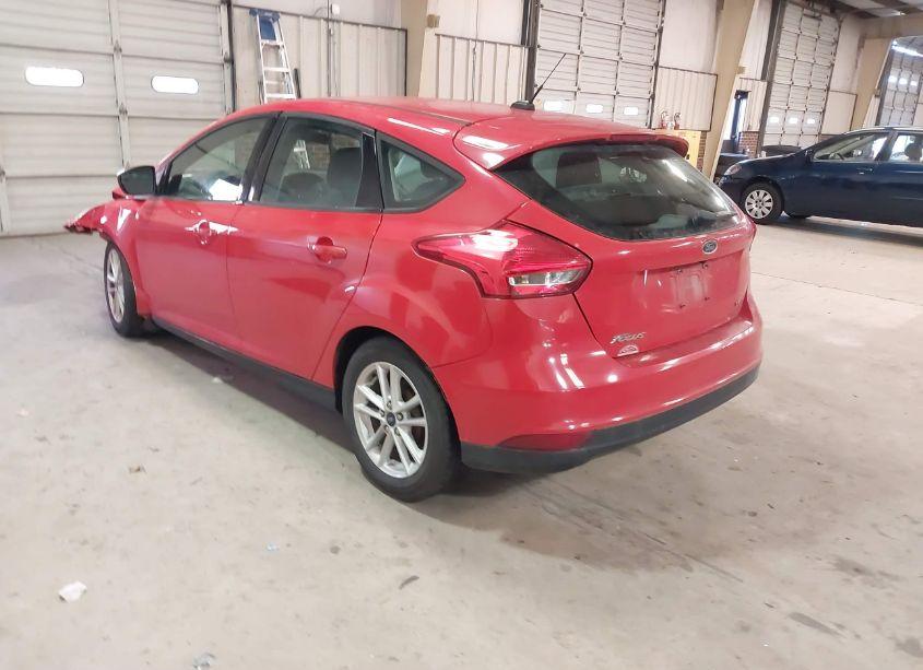 Photo 3 of 2015 Ford Focus SE (VIN 1FADP3K21FL296382)
