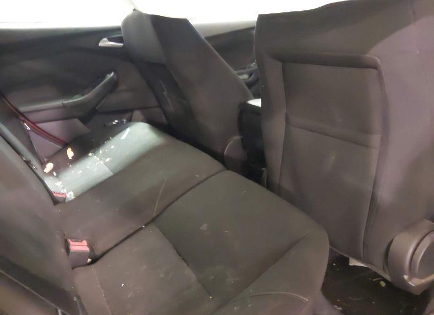 Photo 8 of 2015 Ford Focus SE (VIN 1FADP3K21FL296382)