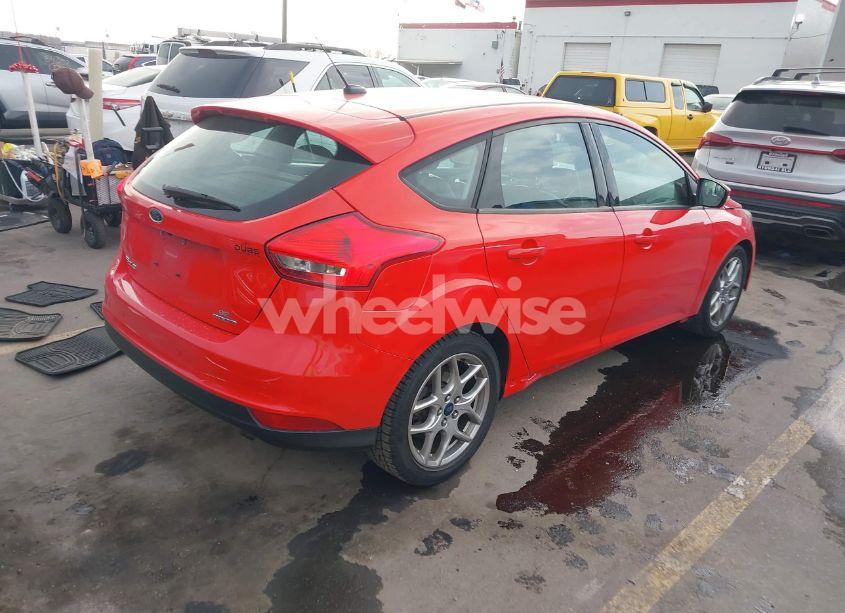 Photo 4 of 2015 Ford Focus SE (VIN 1FADP3K21FL297399)