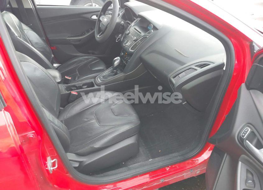 Photo 5 of 2015 Ford Focus SE (VIN 1FADP3K21FL297399)