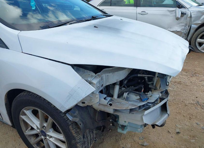 Photo 13 of 2015 Ford Focus SE (VIN 1FADP3K21FL311172)