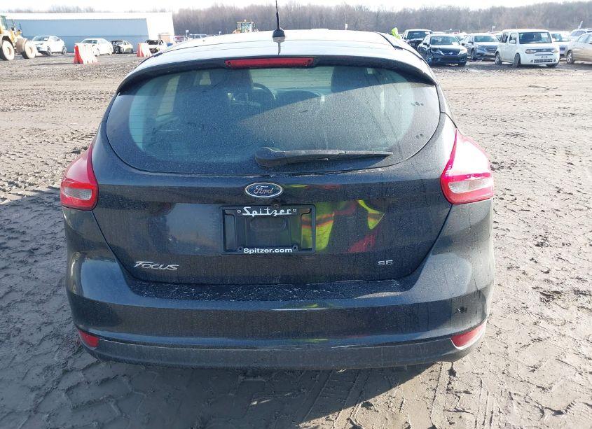 Photo 16 of 2015 Ford Focus SE (VIN 1FADP3K21FL319529)