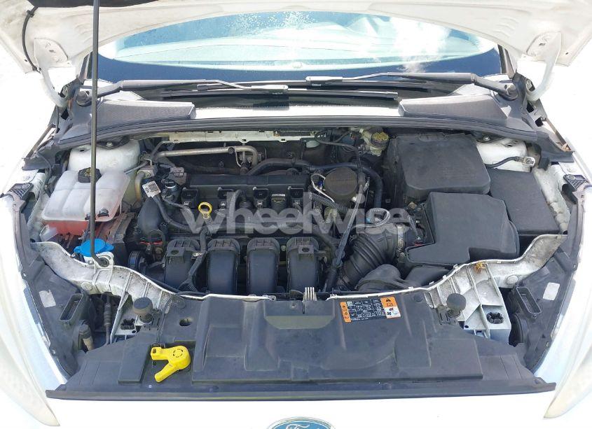 Photo 10 of 2015 Ford Focus SE (VIN 1FADP3K21FL328618)