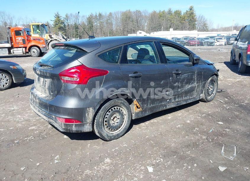 Photo 4 of 2015 Ford Focus SE (VIN 1FADP3K21FL353115)