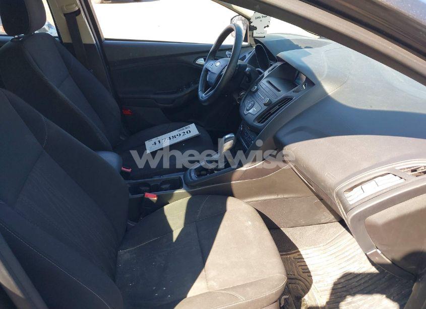 Photo 5 of 2015 Ford Focus SE (VIN 1FADP3K21FL353115)