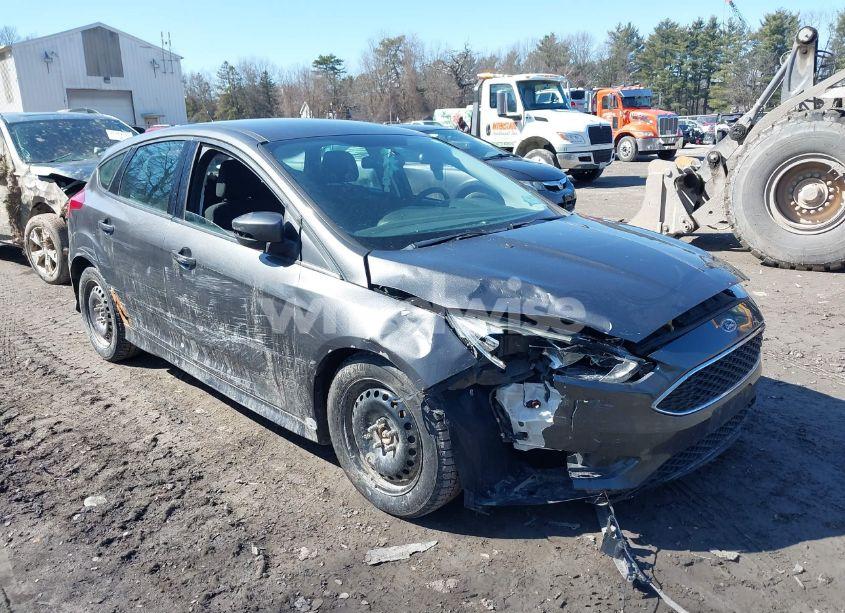 Photo 6 of 2015 Ford Focus SE (VIN 1FADP3K21FL353115)