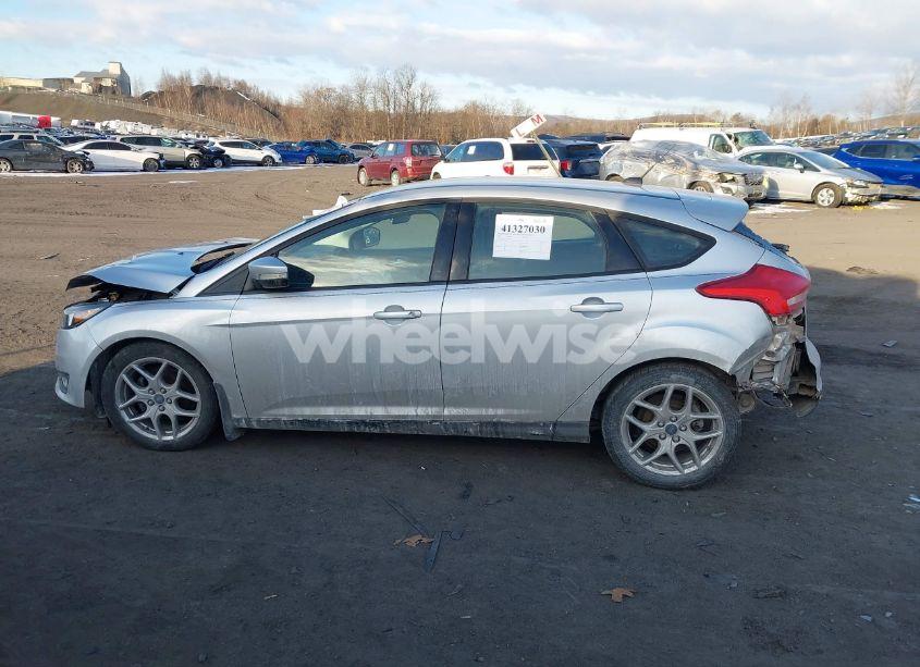 Photo 14 of 2015 Ford Focus SE (VIN 1FADP3K21FL386597)