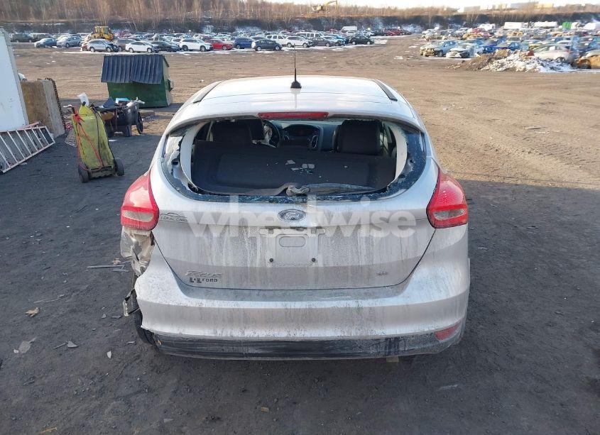 Photo 16 of 2015 Ford Focus SE (VIN 1FADP3K21FL386597)