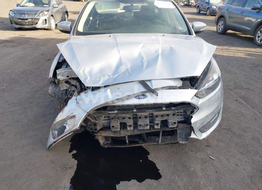Photo 6 of 2015 Ford Focus SE (VIN 1FADP3K21FL386597)