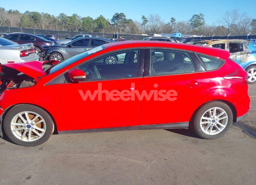 Photo 14 of 2016 Ford Focus SE (VIN 1FADP3K21GL290972)