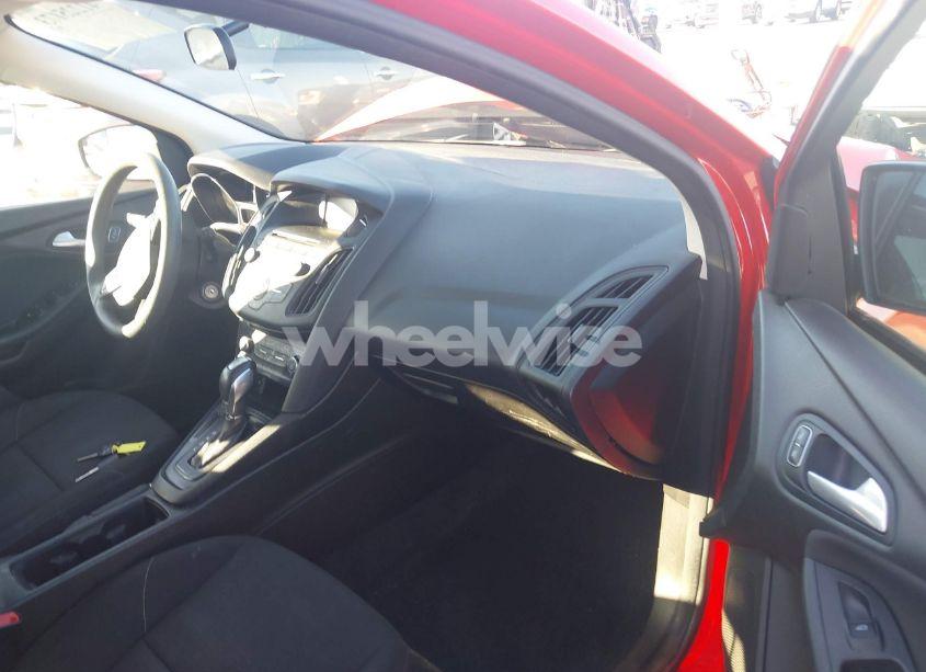 Photo 5 of 2016 Ford Focus SE (VIN 1FADP3K21GL290972)