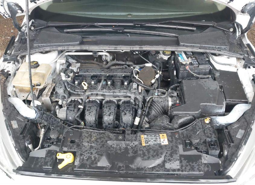 Photo 10 of 2016 Ford Focus SE (VIN 1FADP3K21GL318060)