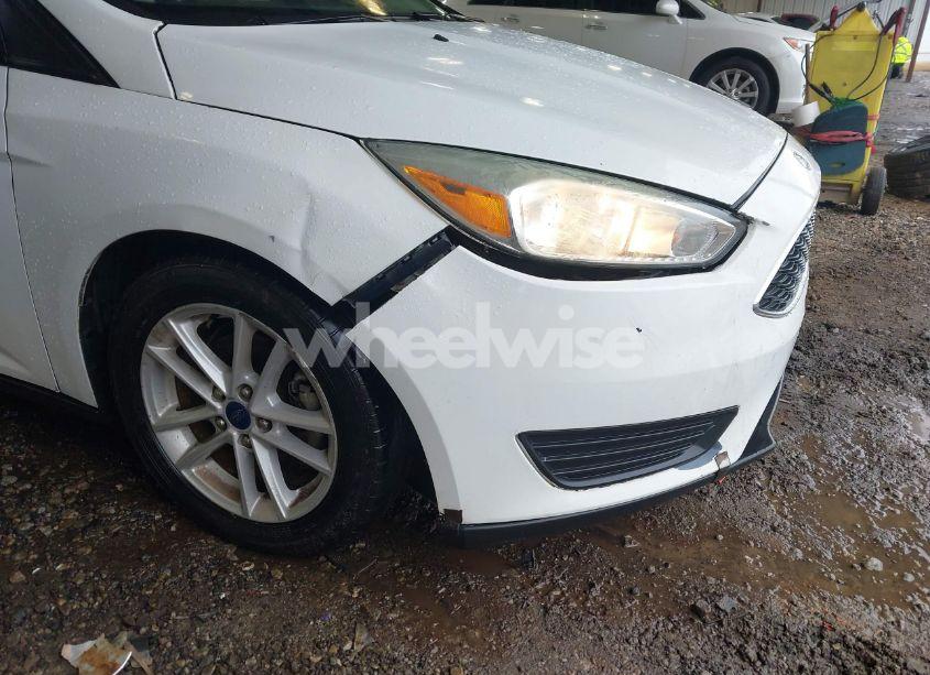 Photo 12 of 2016 Ford Focus SE (VIN 1FADP3K21GL318060)