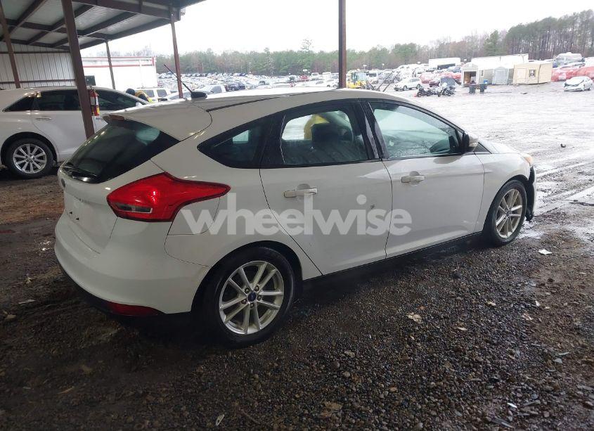 Photo 4 of 2016 Ford Focus SE (VIN 1FADP3K21GL318060)