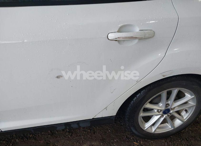 Photo 6 of 2016 Ford Focus SE (VIN 1FADP3K21GL318060)