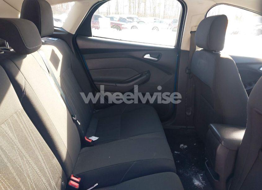 Photo 8 of 2016 Ford Focus SE (VIN 1FADP3K21GL335652)