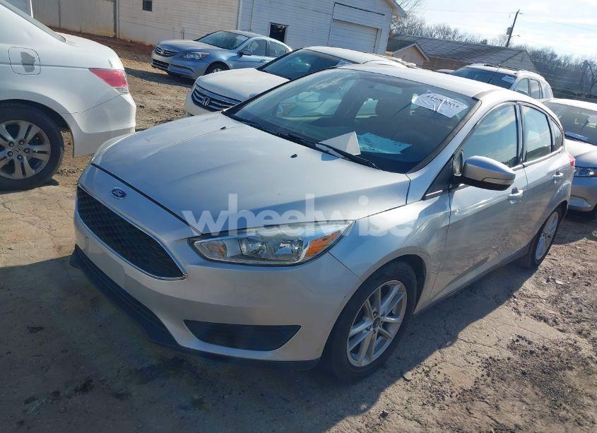 Photo 2 of 2016 Ford Focus SE (VIN 1FADP3K21GL338941)