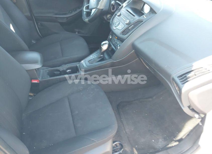 Photo 5 of 2016 Ford Focus SE (VIN 1FADP3K21GL338941)