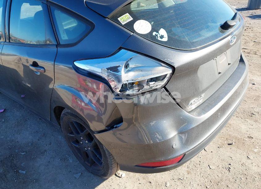 Photo 13 of 2016 Ford Focus SE (VIN 1FADP3K21GL340348)