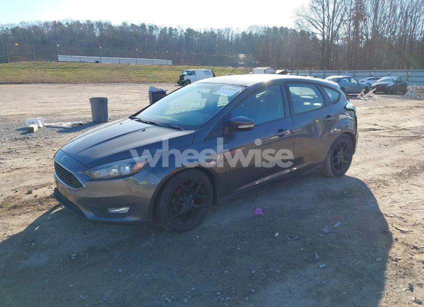 Photo 2 of 2016 Ford Focus SE (VIN 1FADP3K21GL340348)