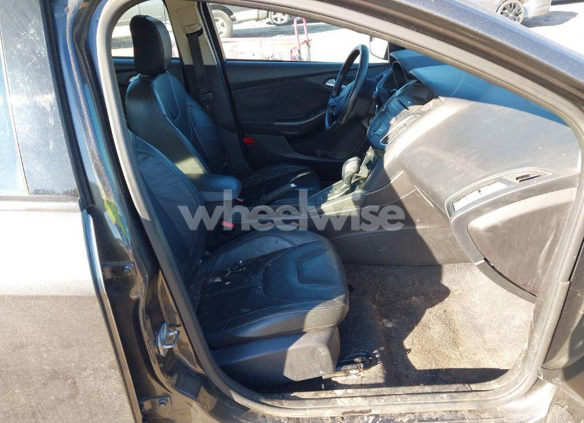 Photo 5 of 2016 Ford Focus SE (VIN 1FADP3K21GL340348)