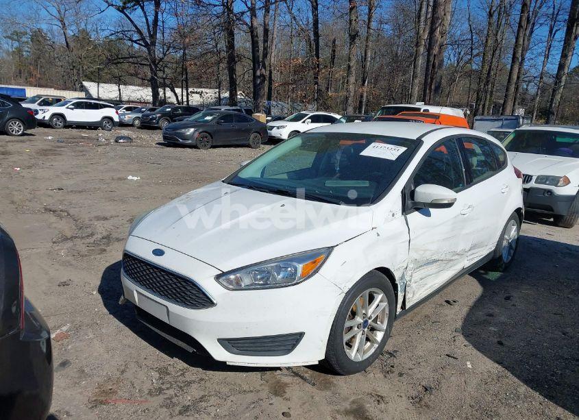 Photo 2 of 2016 Ford Focus SE (VIN 1FADP3K21GL393180)
