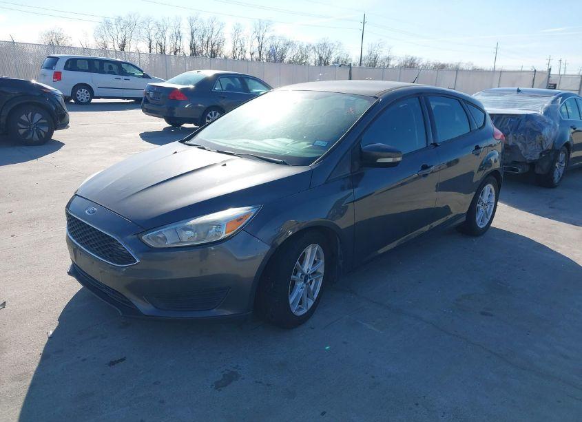 Photo 2 of 2016 Ford Focus SE (VIN 1FADP3K21GL399576)