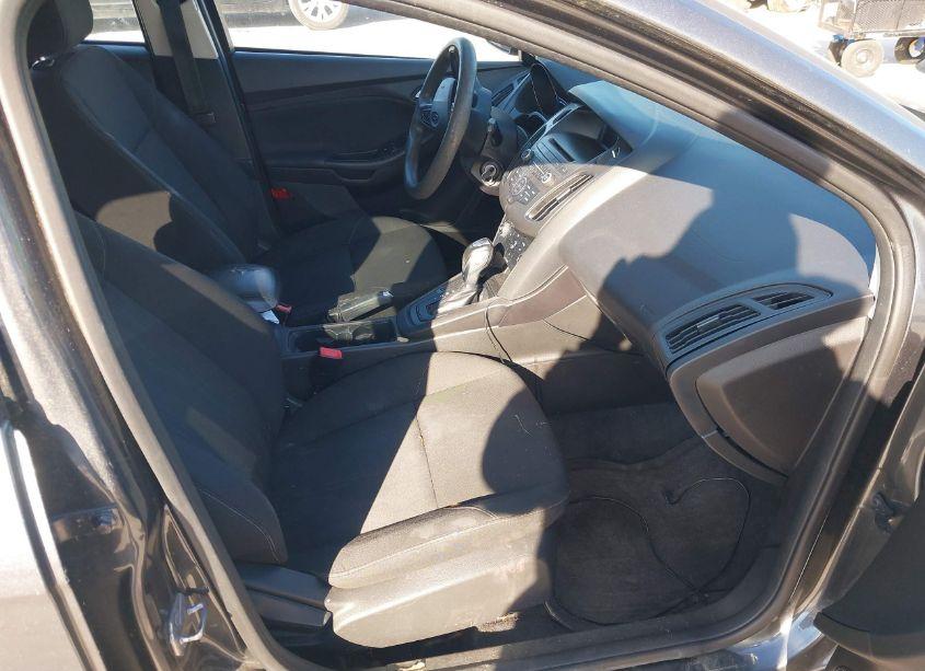 Photo 5 of 2016 Ford Focus SE (VIN 1FADP3K21GL399576)