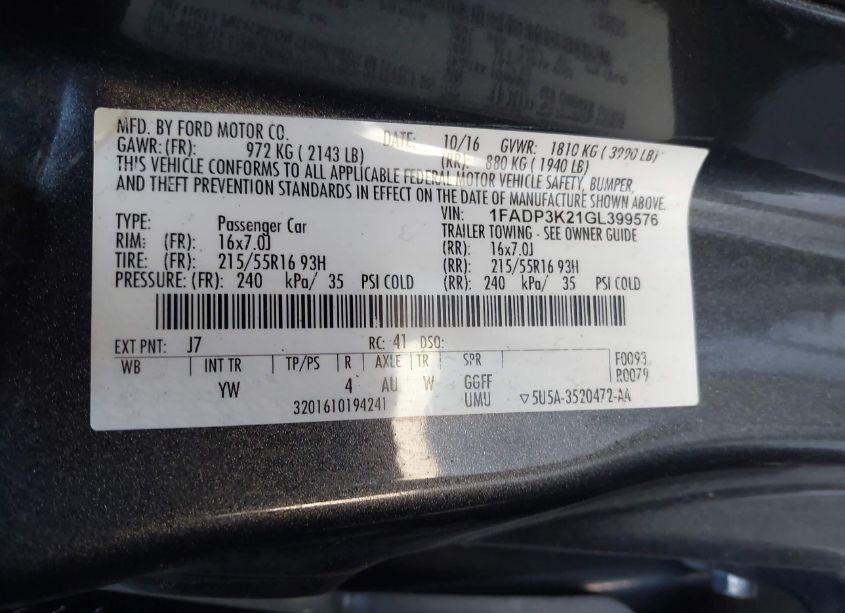 Photo 9 of 2016 Ford Focus SE (VIN 1FADP3K21GL399576)