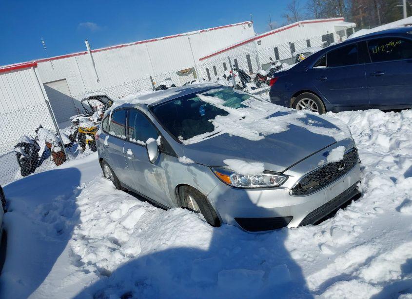 2017 Ford Focus SE (VIN 1FADP3K21HL203248) main photo
