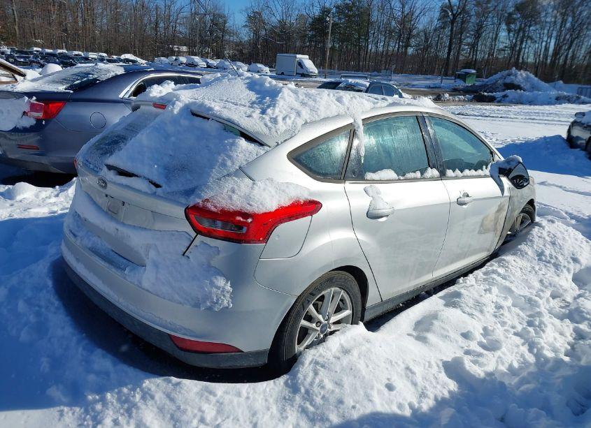 Photo 4 of 2017 Ford Focus SE (VIN 1FADP3K21HL203248)