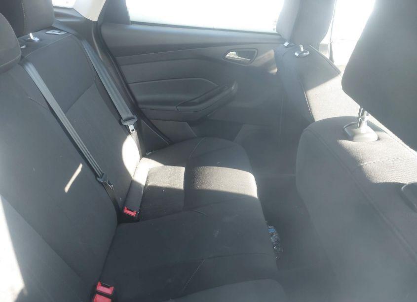 Photo 8 of 2017 Ford Focus SE (VIN 1FADP3K21HL203248)