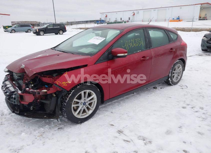 Photo 2 of 2017 Ford Focus SE (VIN 1FADP3K21HL230367)