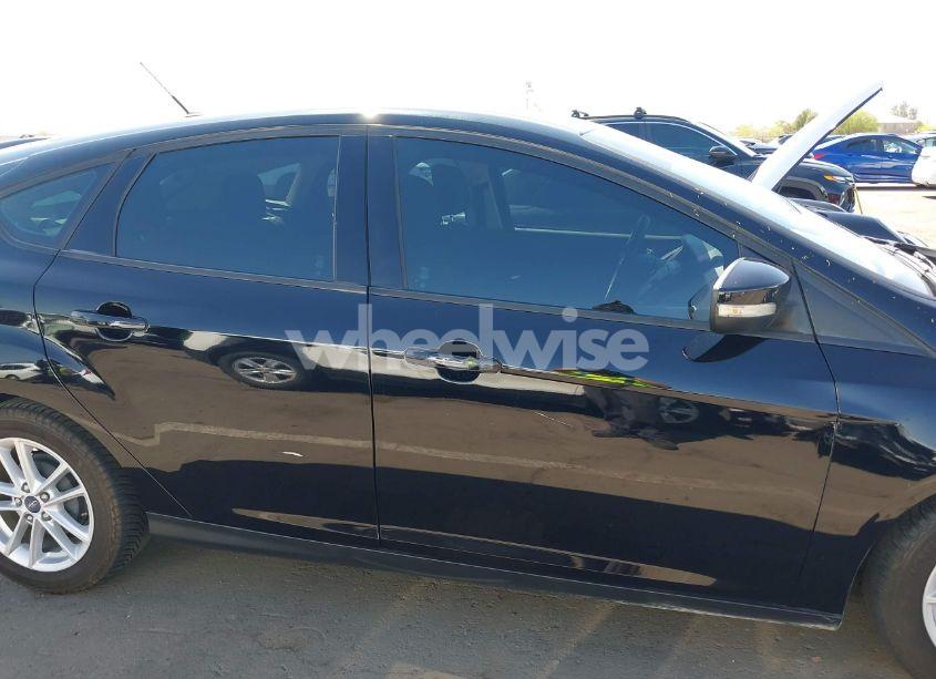 Photo 13 of 2017 Ford Focus SE (VIN 1FADP3K21HL245709)