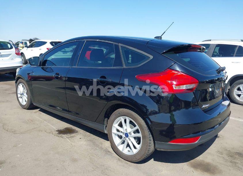 Photo 3 of 2017 Ford Focus SE (VIN 1FADP3K21HL245709)